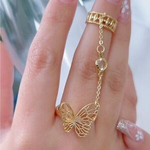 Elegant Gold Butterfly Chain Ring